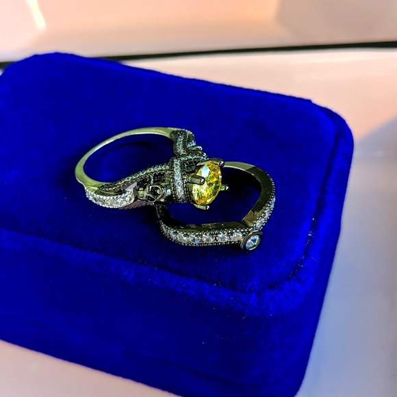 Skull Engagement Ring Set Size 5 - Picture 6 of 12